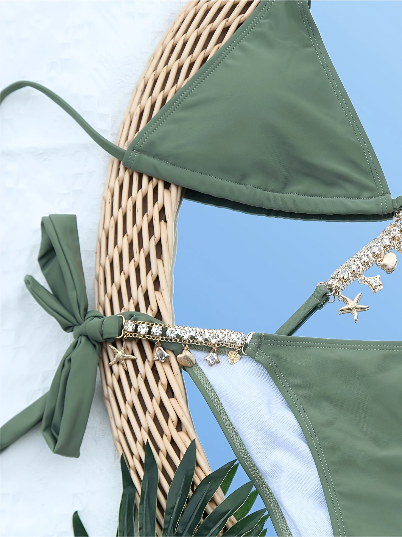 Elegantes Strass-Bikini-Set mit tiefem V-Ausschnitt
