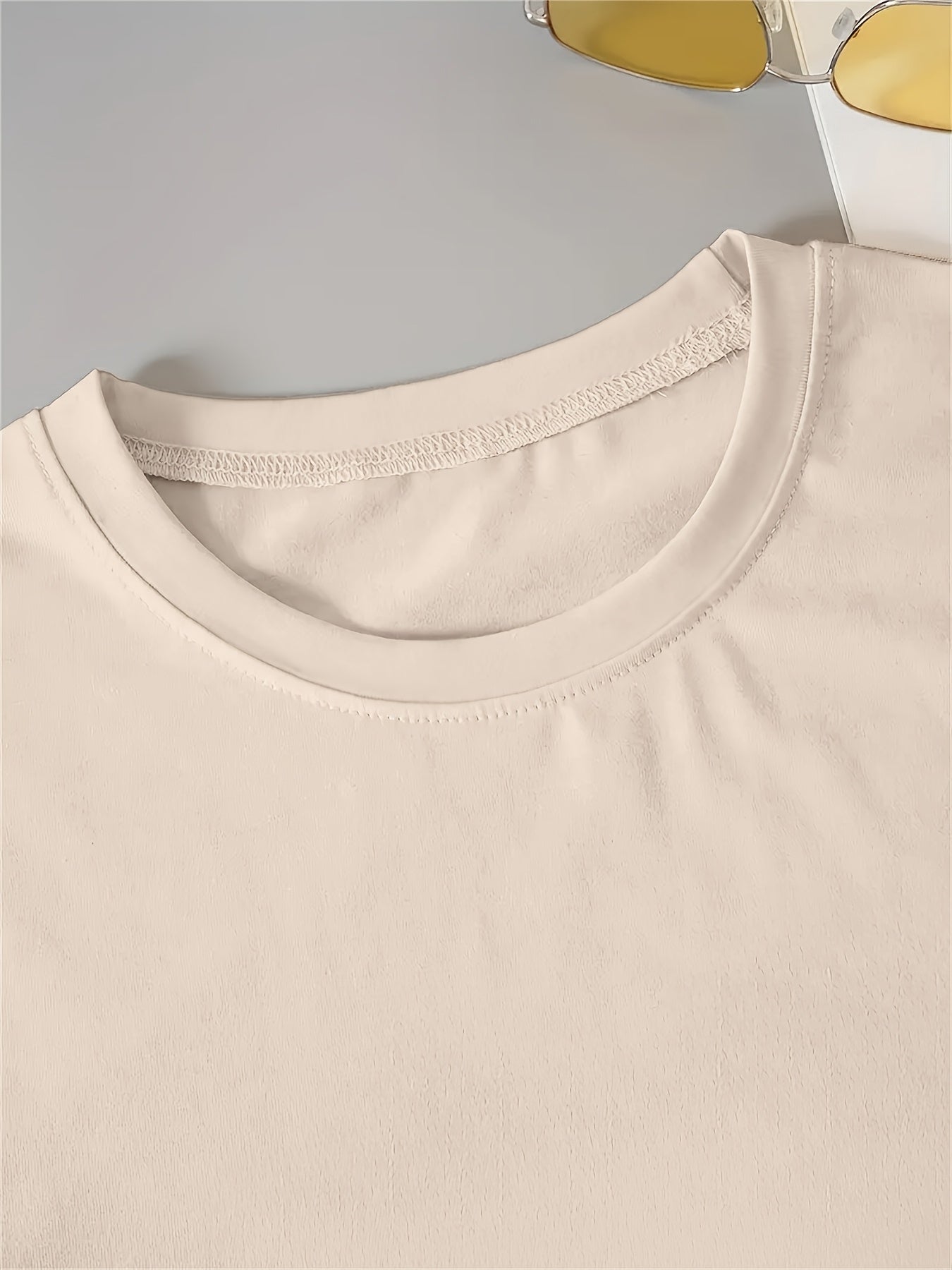 Lässiges T-Shirt-Kleid für Damen mit „MILANO“-Print