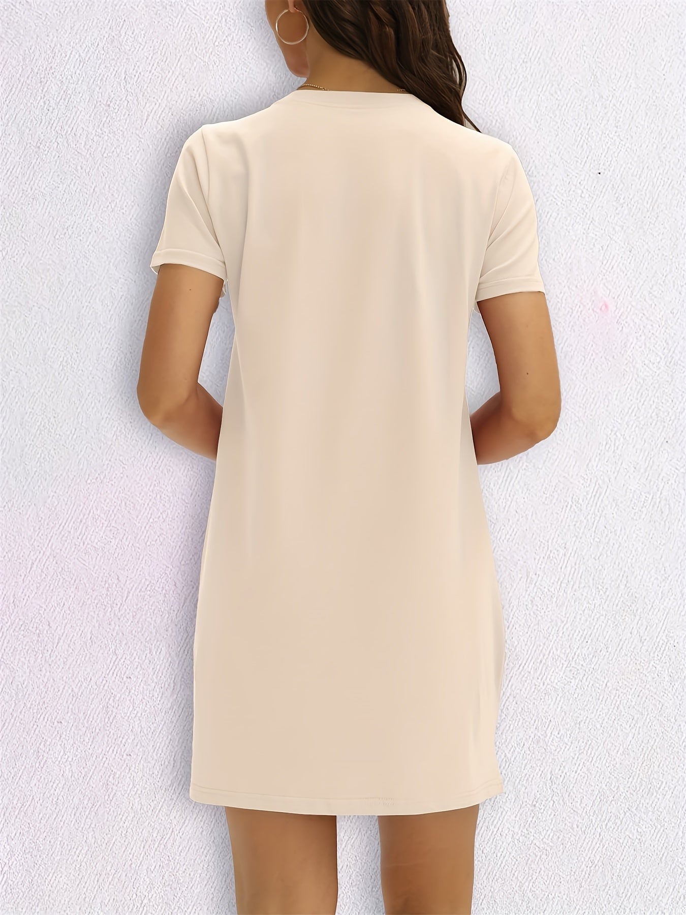 Lässiges T-Shirt-Kleid für Damen mit „MILANO“-Print